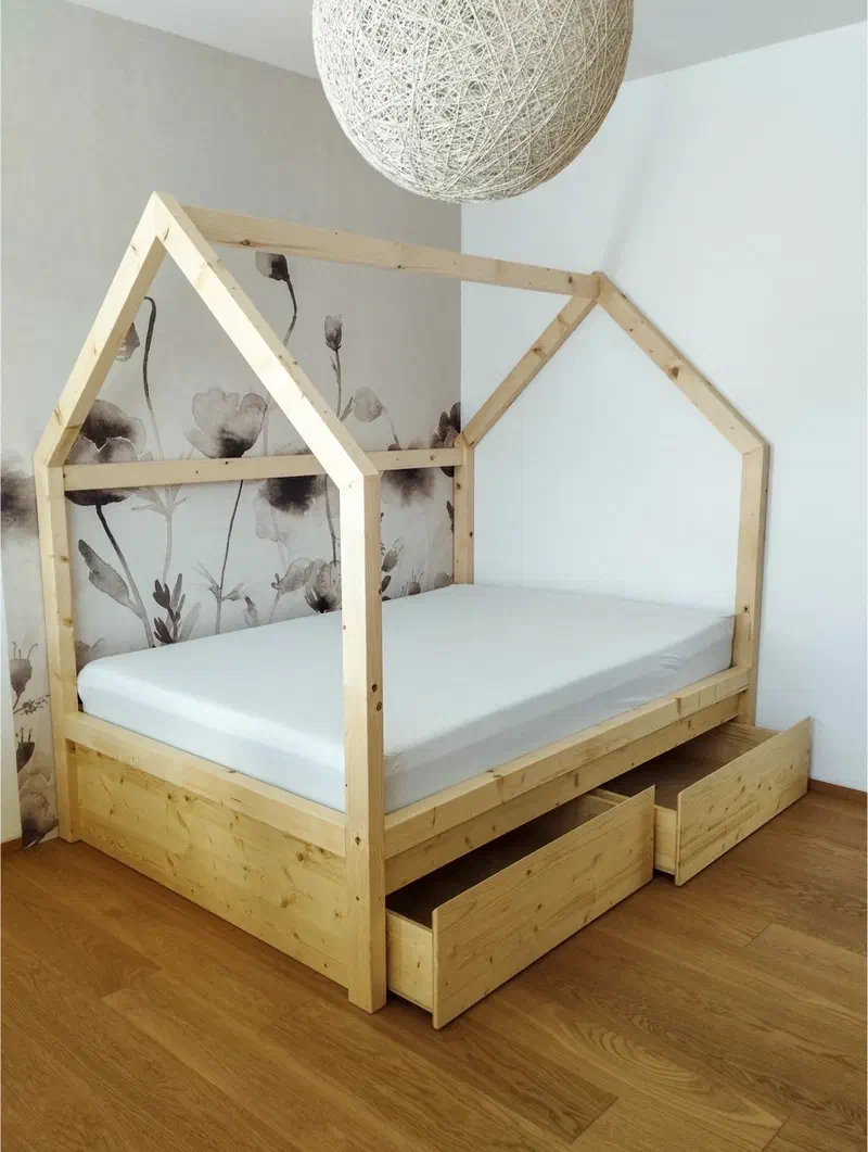 Kinderbett in Hausform