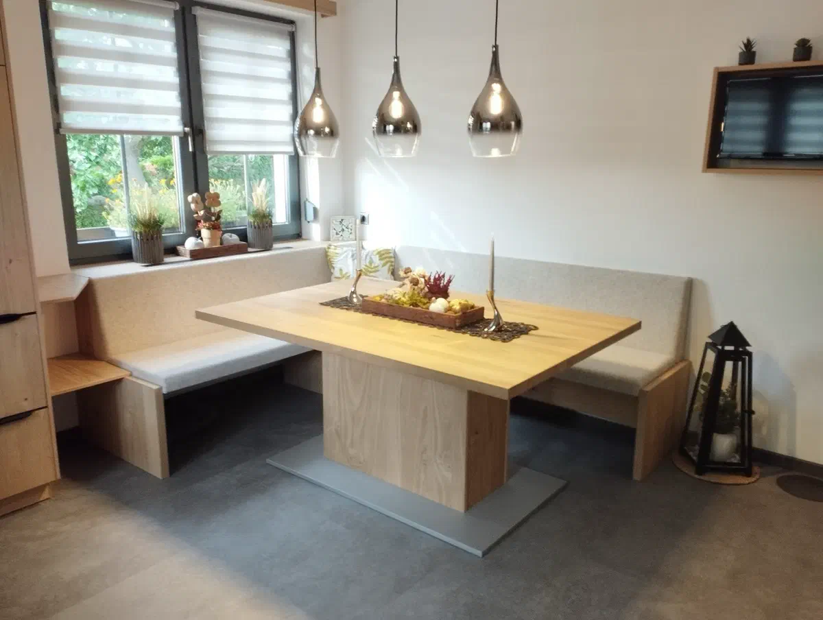 Tisch mit Eckbank